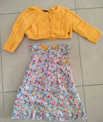 Ensemble gilet et robe 80 cm