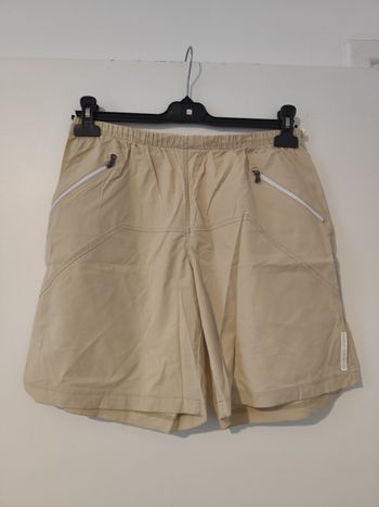 Short beige taille 44 Max Trend 