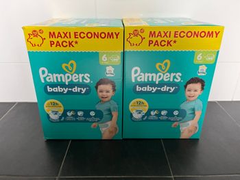 2 packs couches Pampers
