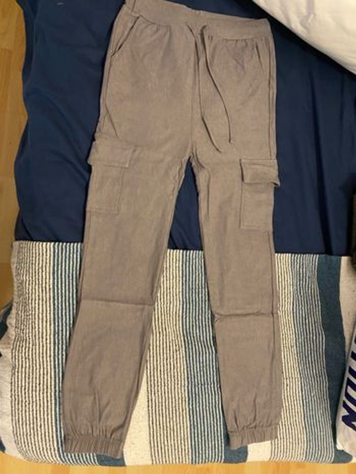 Cargo gris - photo numéro 2