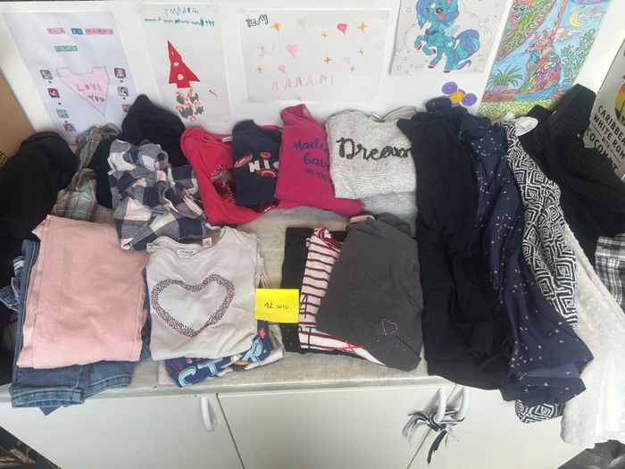 Lot 24 vêtements fille 12 ans complet pantalon robes chemise veste haut gilet pull