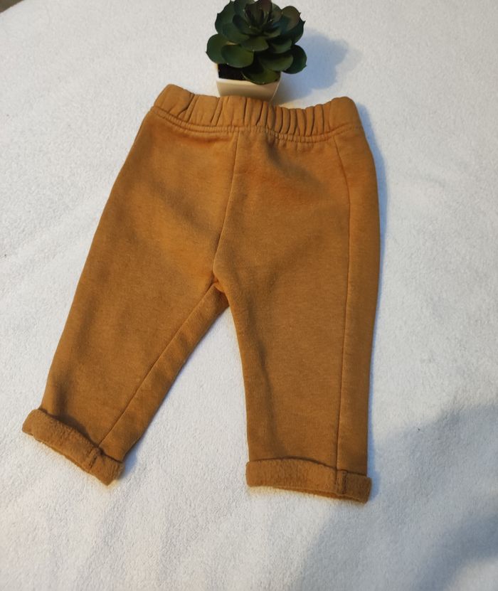 Pantalon jogging moutarde garçon - Taille 3 mois - Kiabi éco conception - photo numéro 2