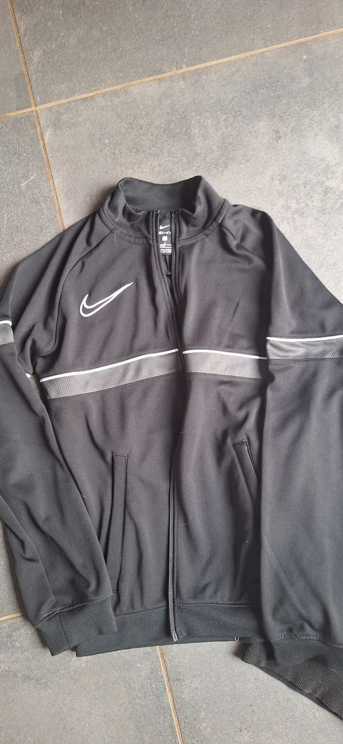 Veste x3   9 10 ans - photo numéro 2