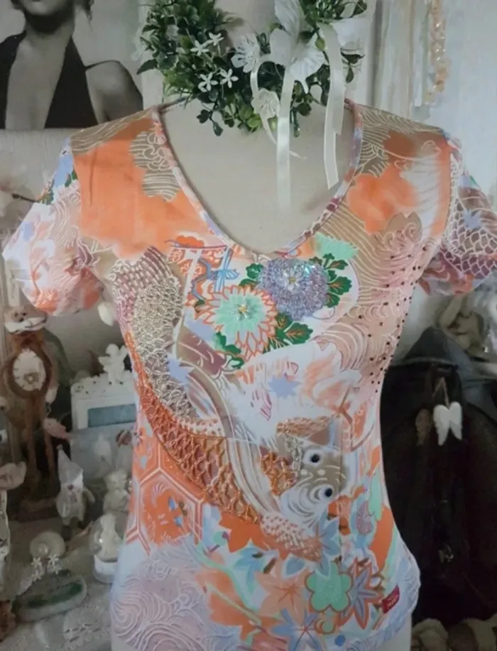 T-shirt multicolore perles et sequins Twenty Twenty Taille M Neuf - photo numéro 2