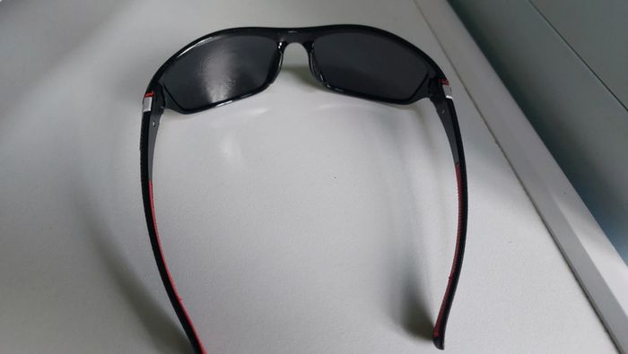 Lunettes soleil - photo numéro 3