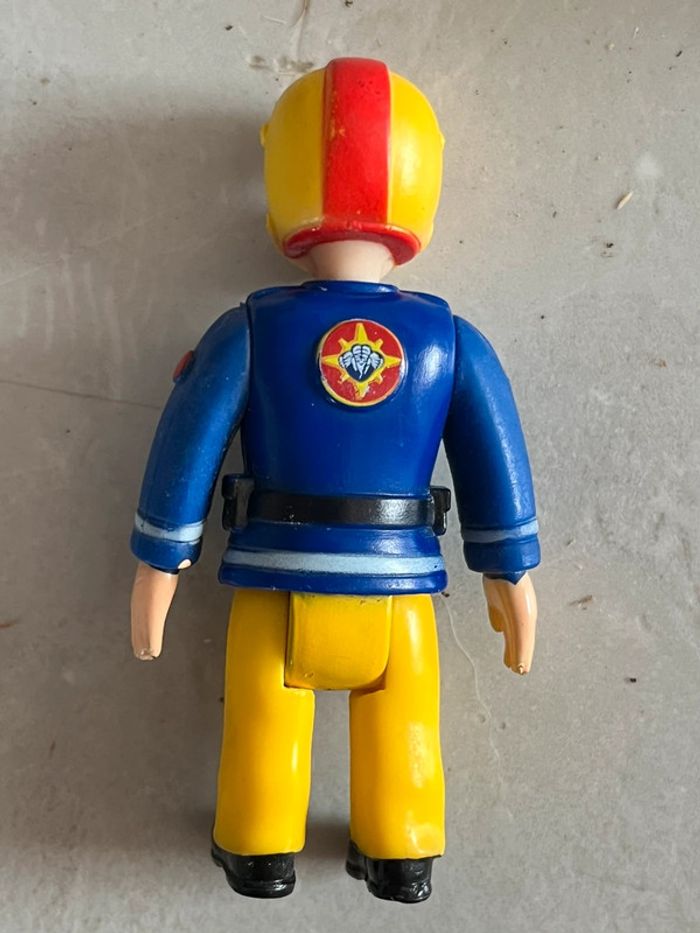 Figurine de sam le pompier - photo numéro 2
