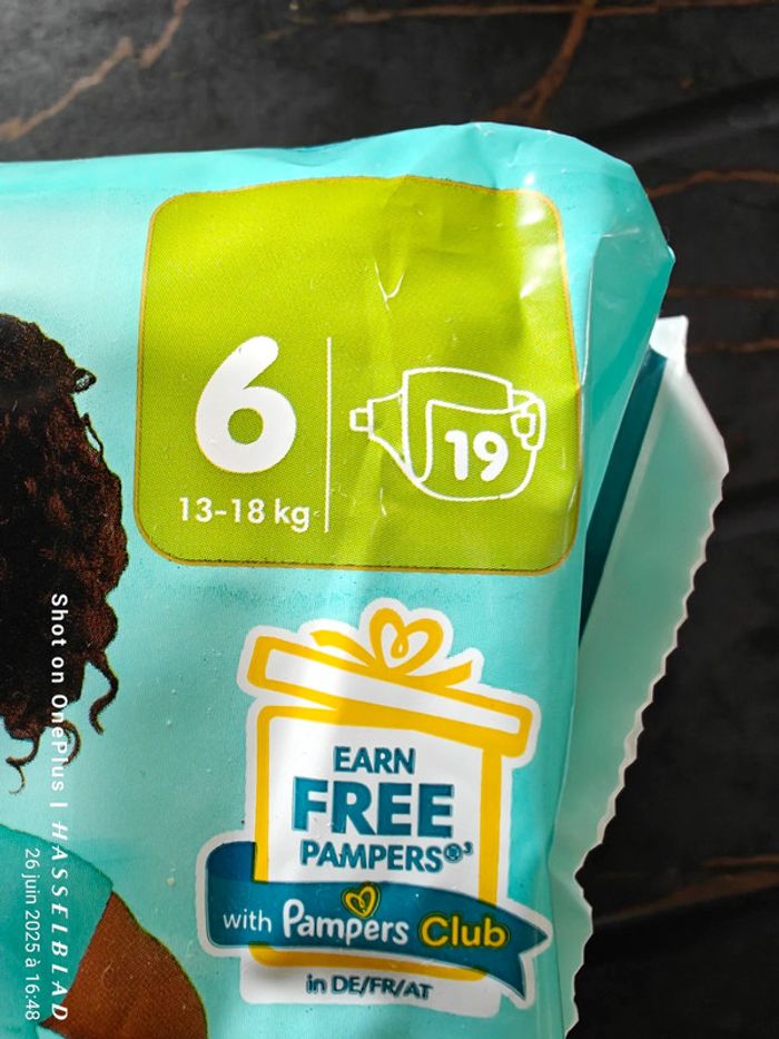 Deux petits paquets Pampers premium protection t.6 - photo numéro 8