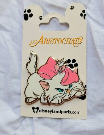 Pins Disney marie officiel