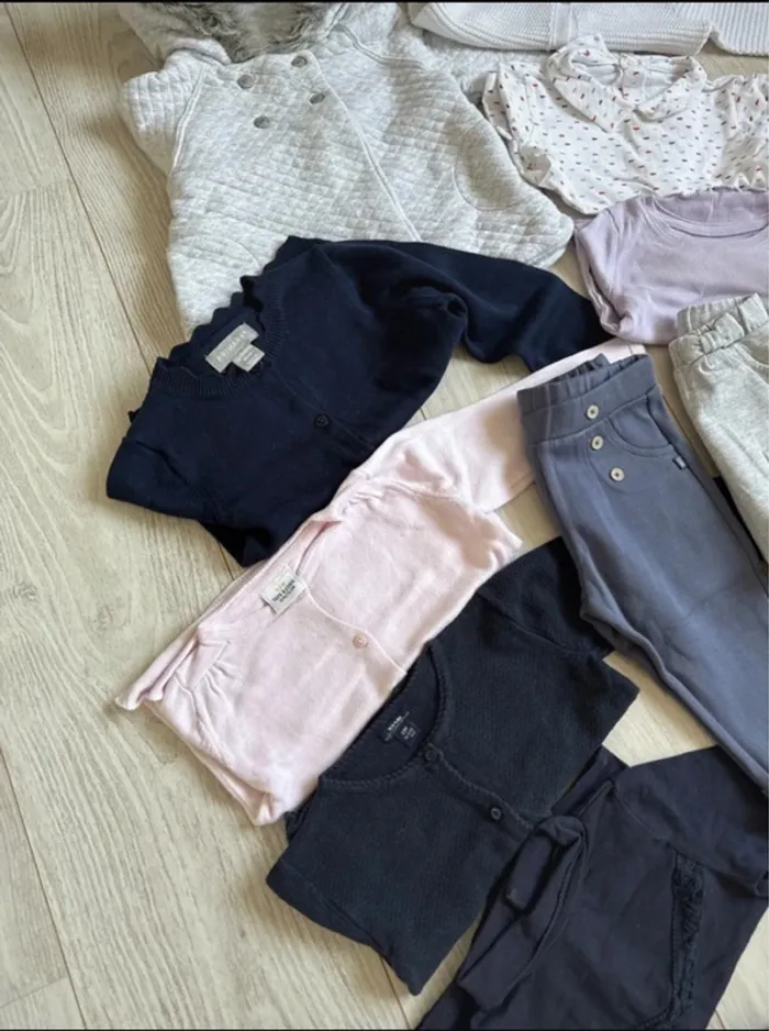 Lot vêtements bébé fille 12mois - photo numéro 3