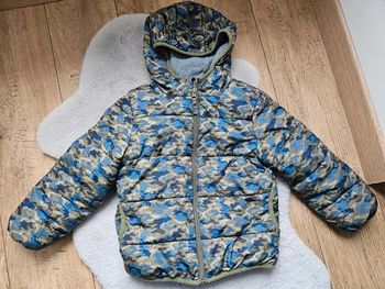 Manteau / Doudoune à capuche épaisse camouflage militaire kaki bleu et noir Tex 4 ans