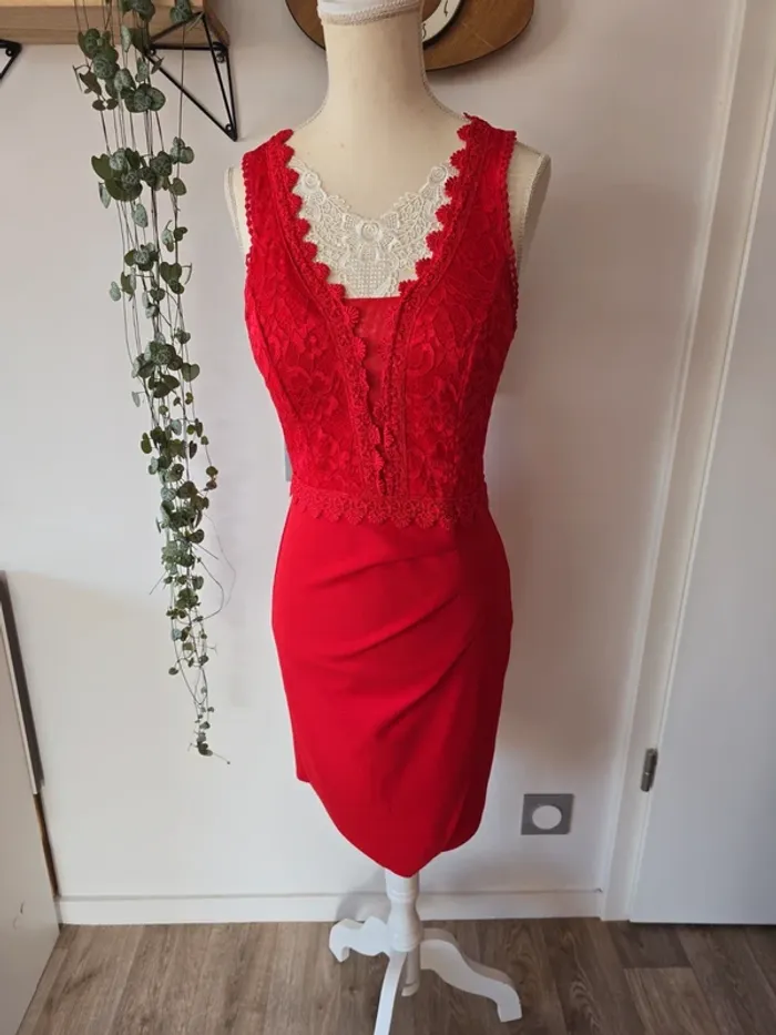 Robe rouge - photo numéro 2