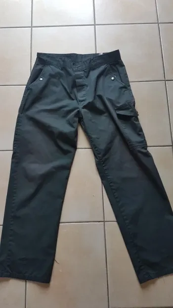 Pantalon vert taille 46