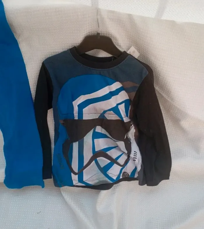 Pyjama Star Wars neuf 4 ans - photo numéro 2