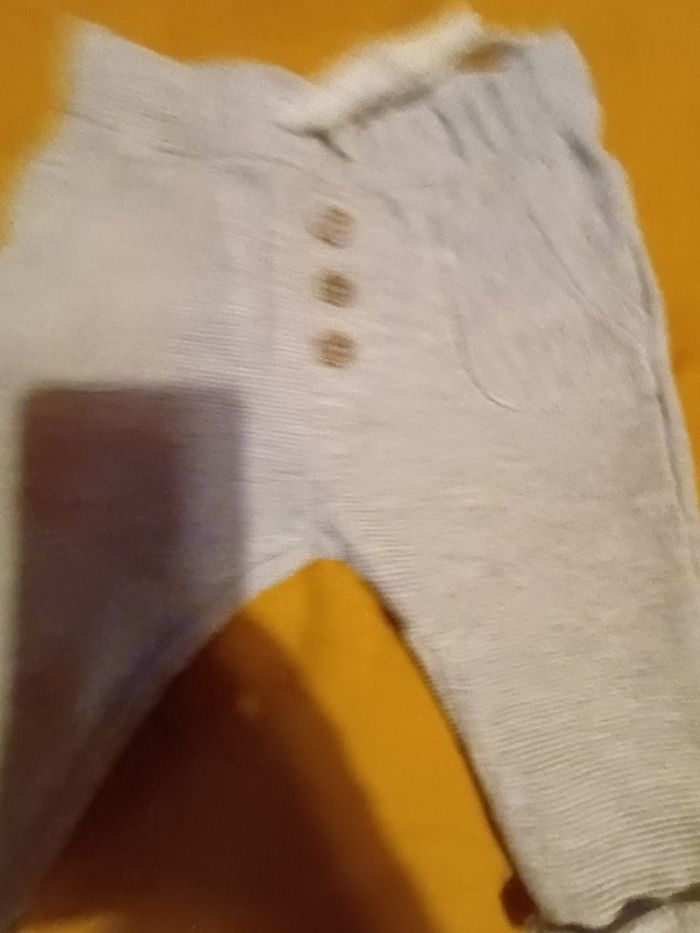 Ensemble pantalon tee shirt - photo numéro 2