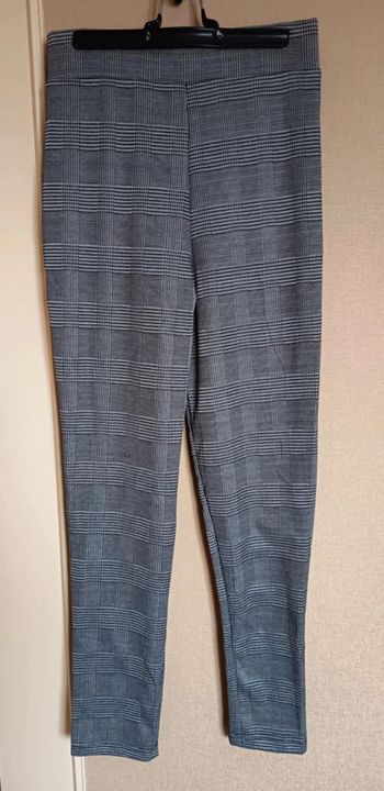 Pantalon femme style legging. Marque Fashion