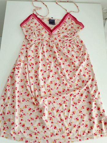 Robe en dentelles  DIM