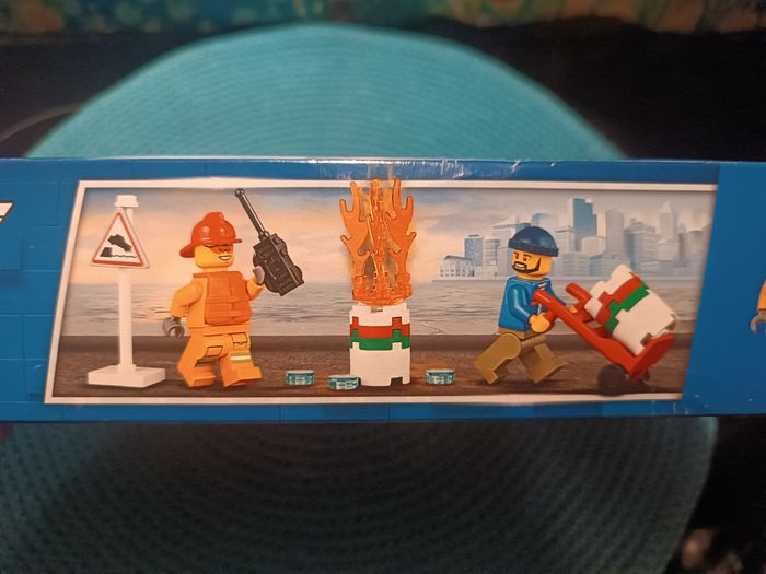 Lego city 60213 l'incendie sur le quai - photo numéro 3