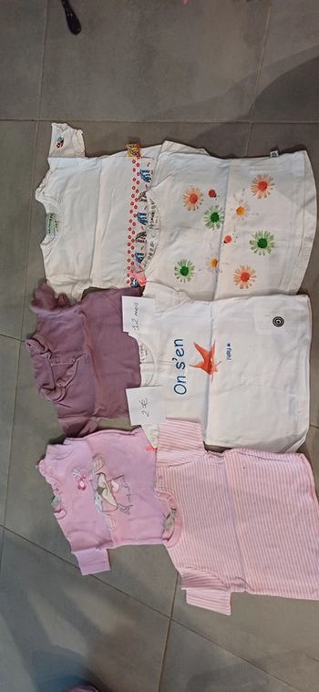 Lot 6 tee shirts 12 mois