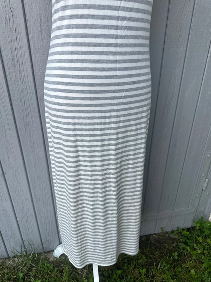 Robe longues rayée sans manches été moulante - photo numéro 3