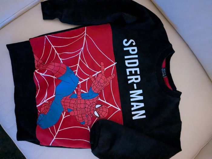 Pull sweat garçon 4ans spiderman noir et rouge