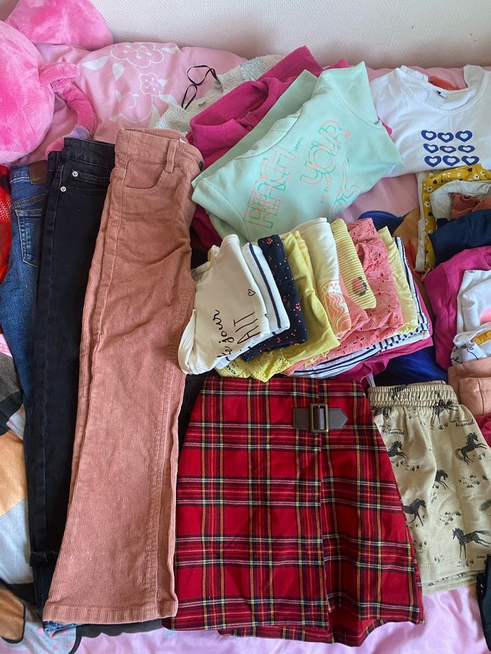 Lot vêtements fille 5 ans - photo numéro 2