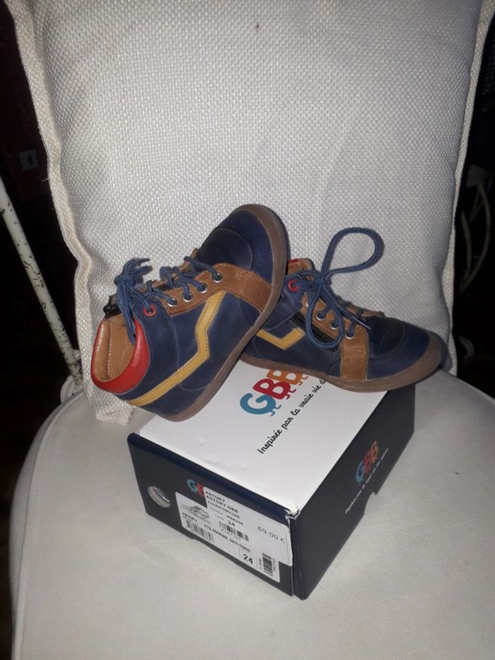 GBB chaussures montantes bleu jaune rouge cuir pointure 24