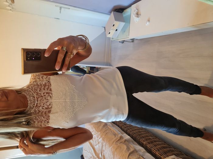 Haut blanc décolleté en dentelle Taille 36 - photo numéro 2