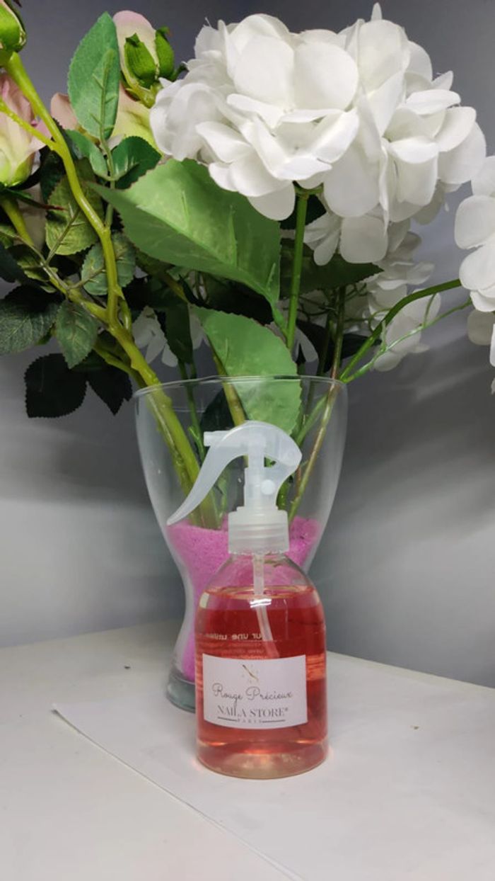 Parfum d'intérieur naila store rouge précieux