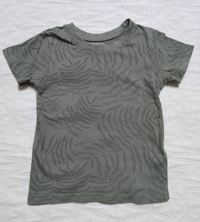 Primark t shirt kaki manches courtes