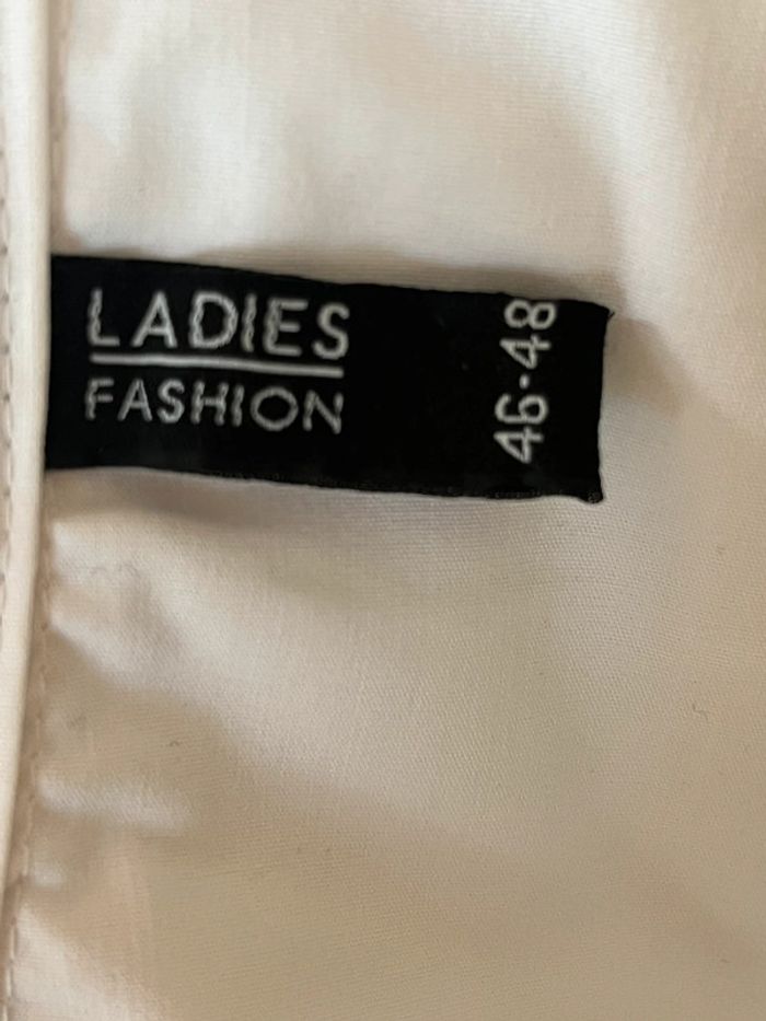 Maxi chemise blanche 46/48 coton Elasthane comme neuve - photo numéro 7