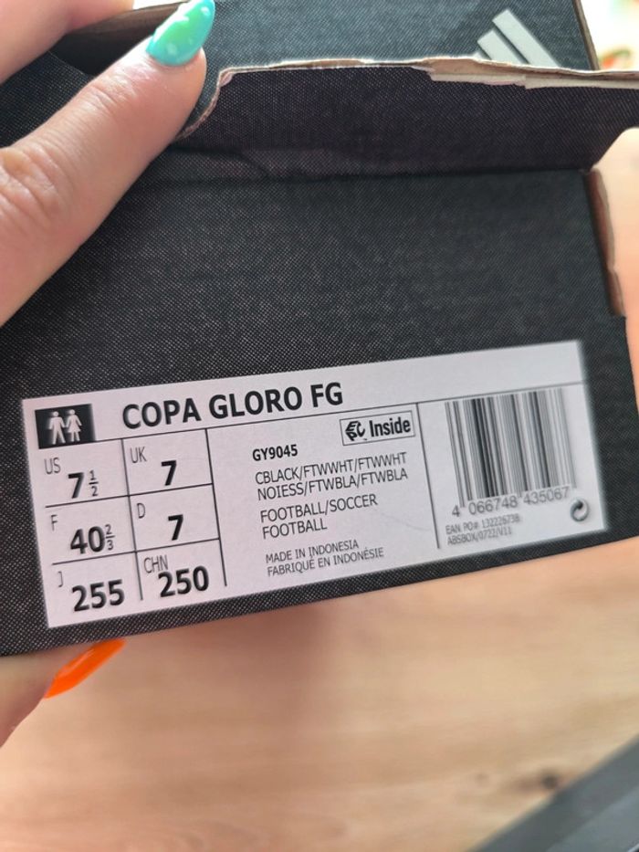 Crampon de foot , taille 40.5 , neuve , cuir , adidas - photo numéro 5