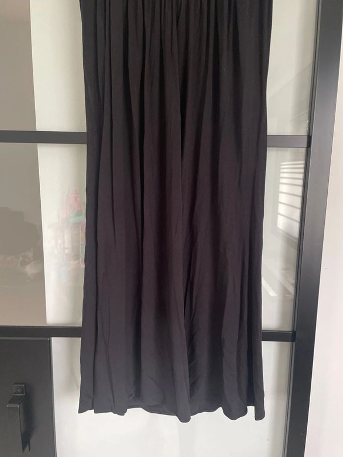 Longue robe noire - photo numéro 3