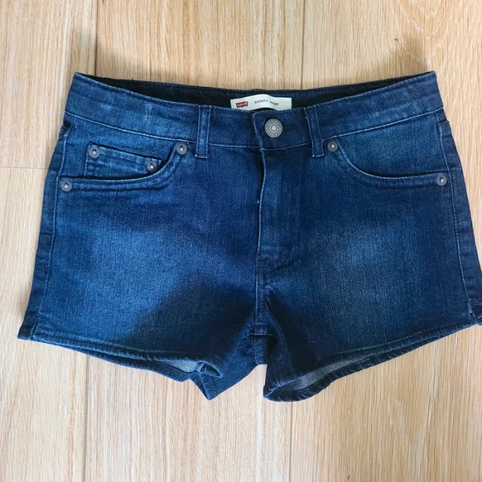 Short Levi's 14 ans en parfait état