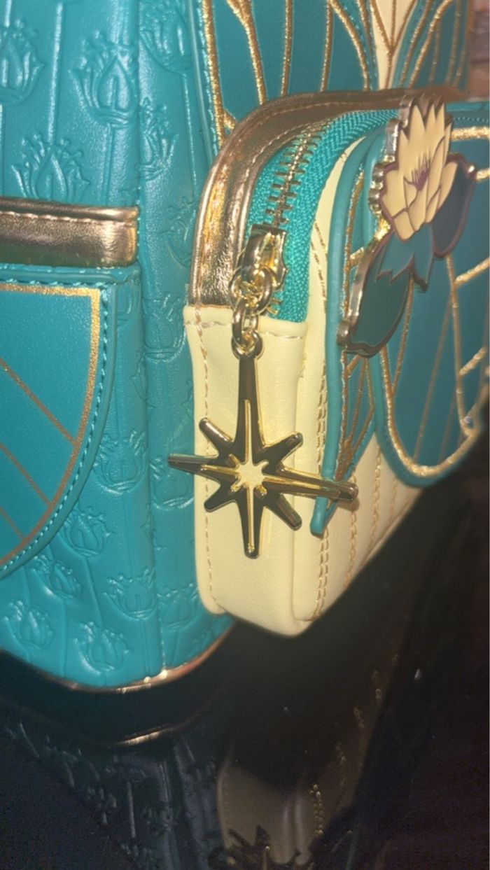 Sac à dos loungefly Tiana la princesse et la grenouille - photo numéro 3