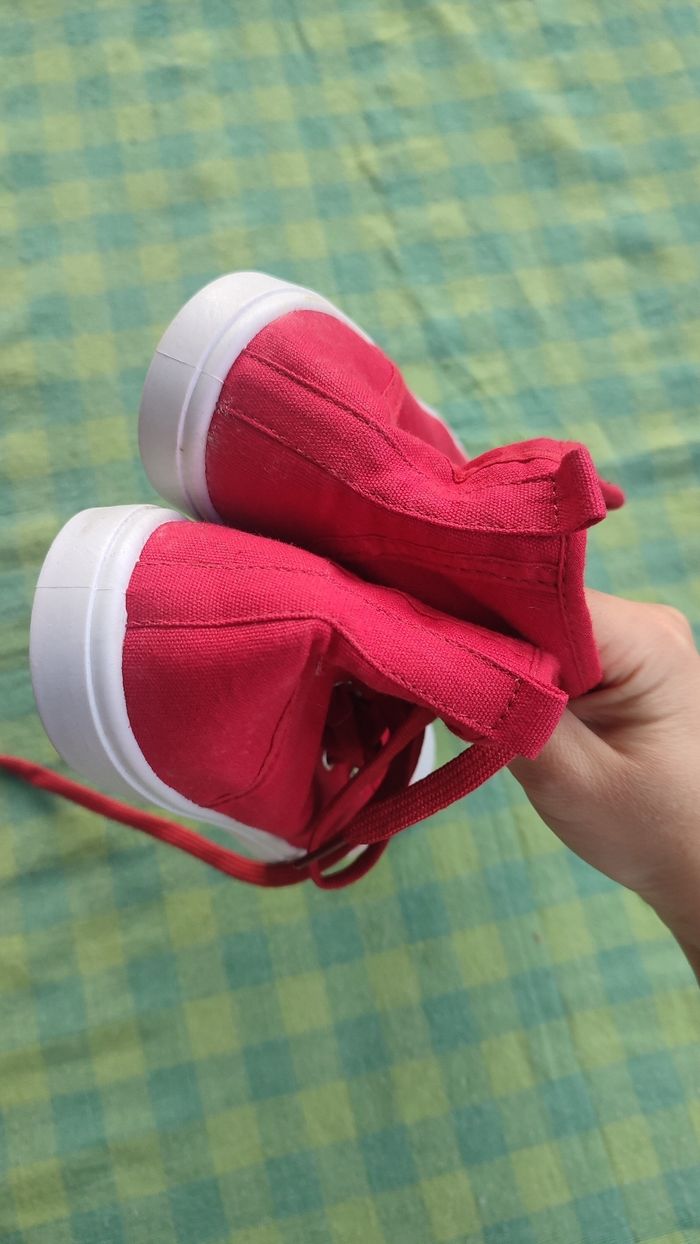 Baskets rouge neuves T37 - photo numéro 2