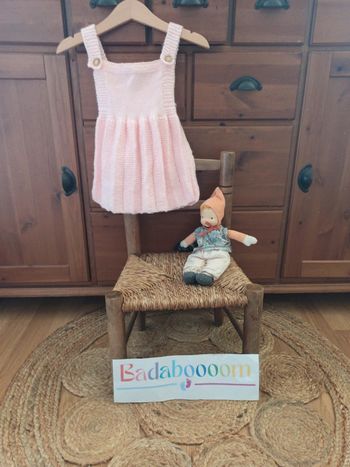 Petite robe en laine rose tbe fait main