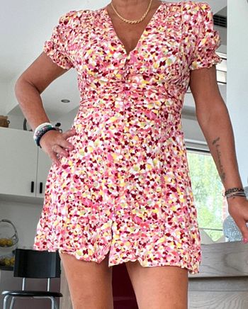 Jolie petite robe légère été taille 38 état neuf fleurs
