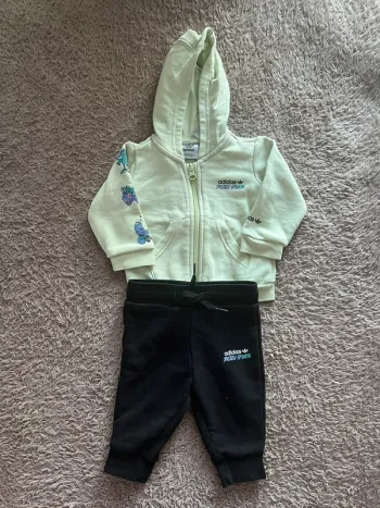 Ensemble adidas
