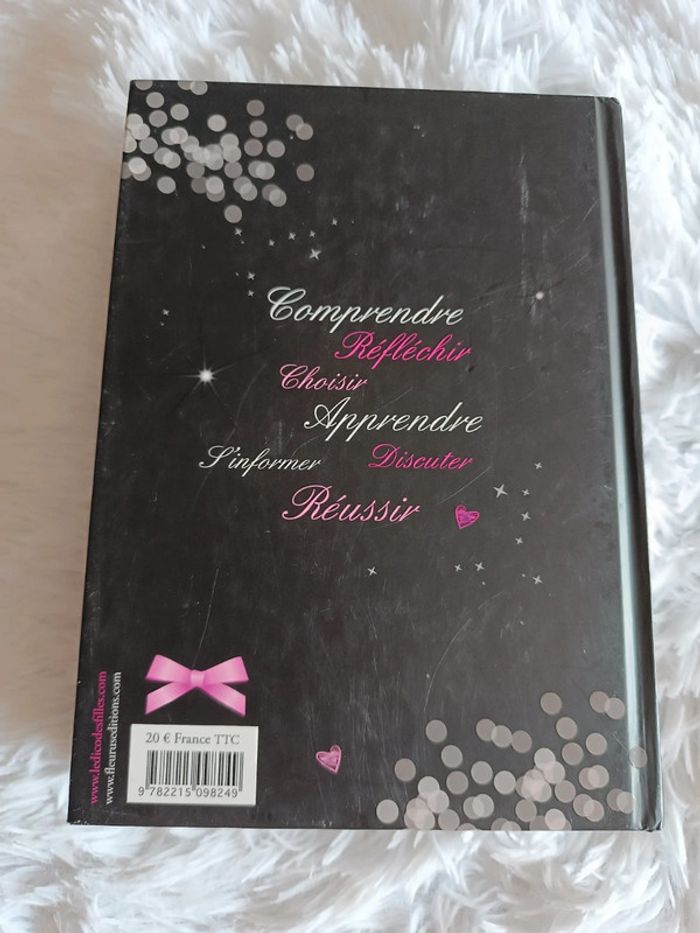 Livre Le dico des Filles 2012 _ Fleurus - photo numéro 19