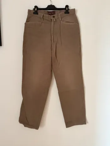 Pantalon droit en bon état taille 40 malboro Classic