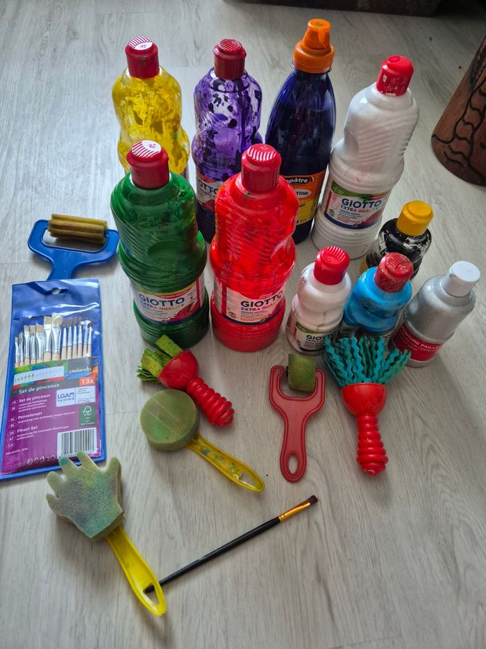 Lot de peinture Giotto et pinceau pour enfants