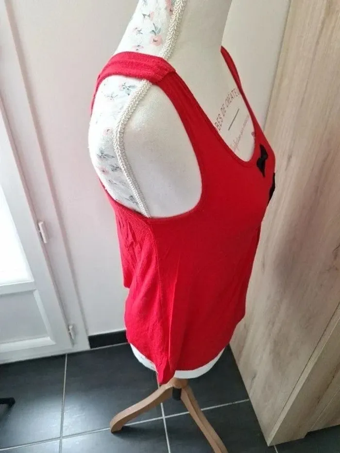 Top rouge - photo numéro 4
