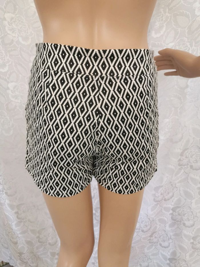 🪻Short noir-blanc. Taille 38. Shein - photo numéro 3