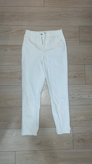 Très beau jean Zara blanc neuf