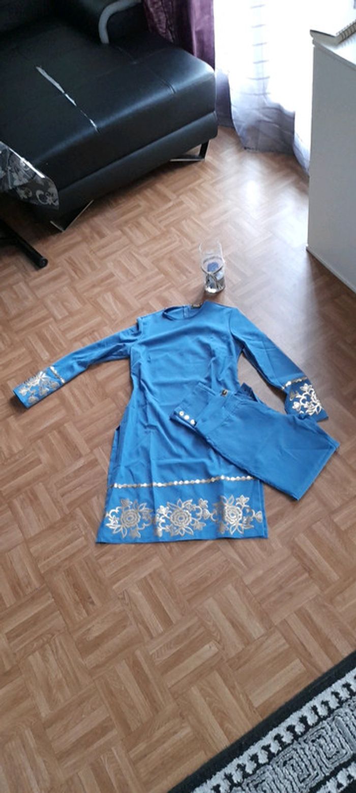 Ensemble tunique et pantalon