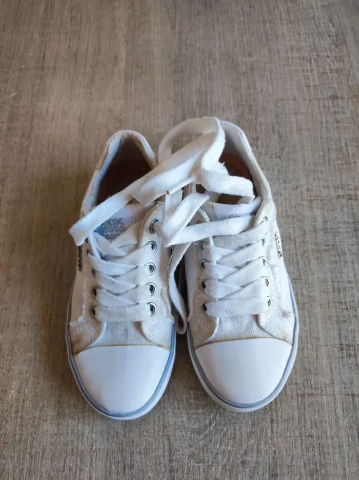 Baskets Geox taille 28