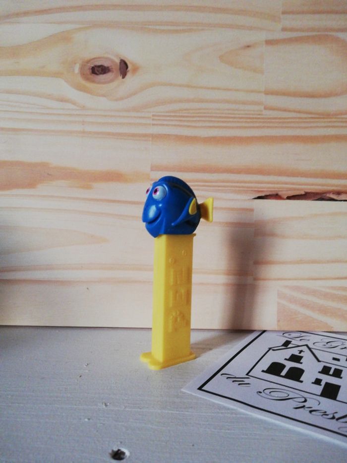 Distributeur Pez Dory Disney