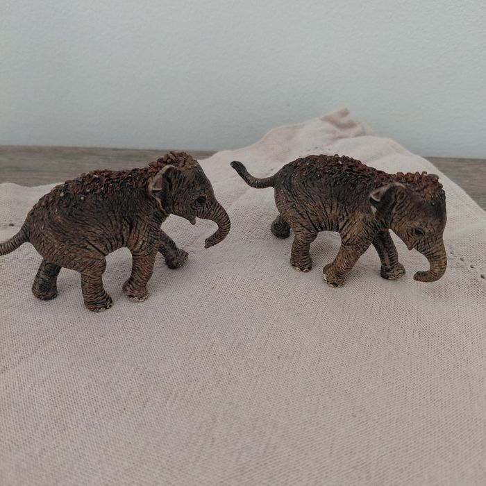 Schleich - 2 éléphanteaux d'Asie