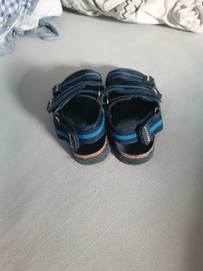 Sandales claquettes - photo numéro 3