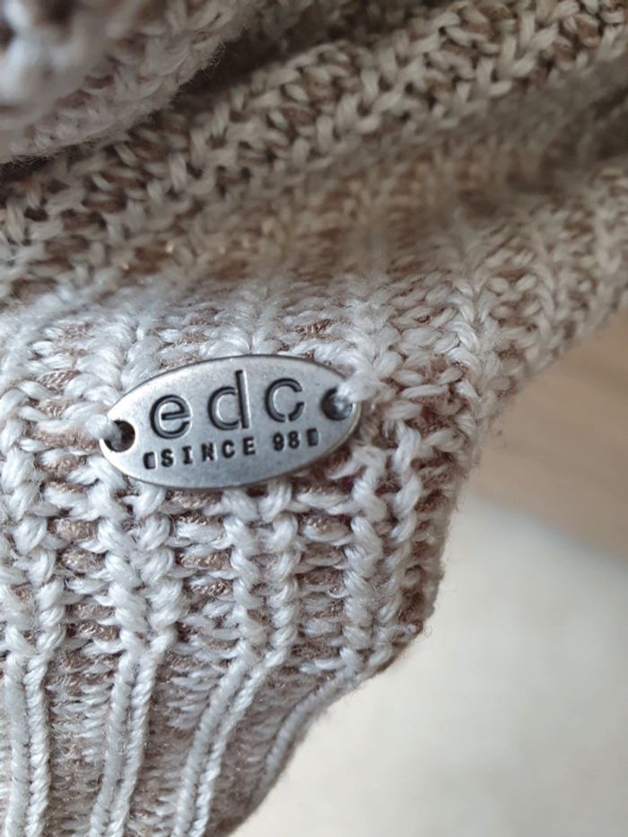 Pull chaud - photo numéro 3